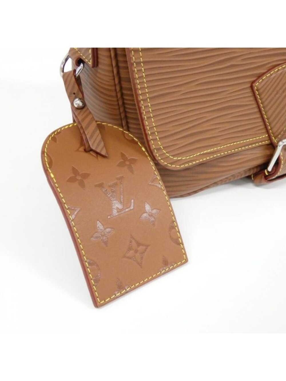 Louis Vuitton Epi XL Montsouris Shoulder Bag - Picture 4 of 8